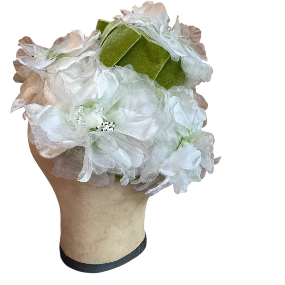 1950s/60s Marshall Field & Co. Silk Floral w/Velvet Ribbon Adorned Pillbox Style